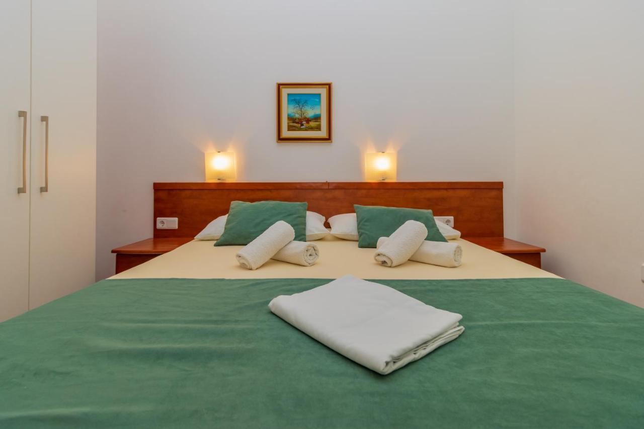 Apartments Villa Mandolina Marusici  Luaran gambar
