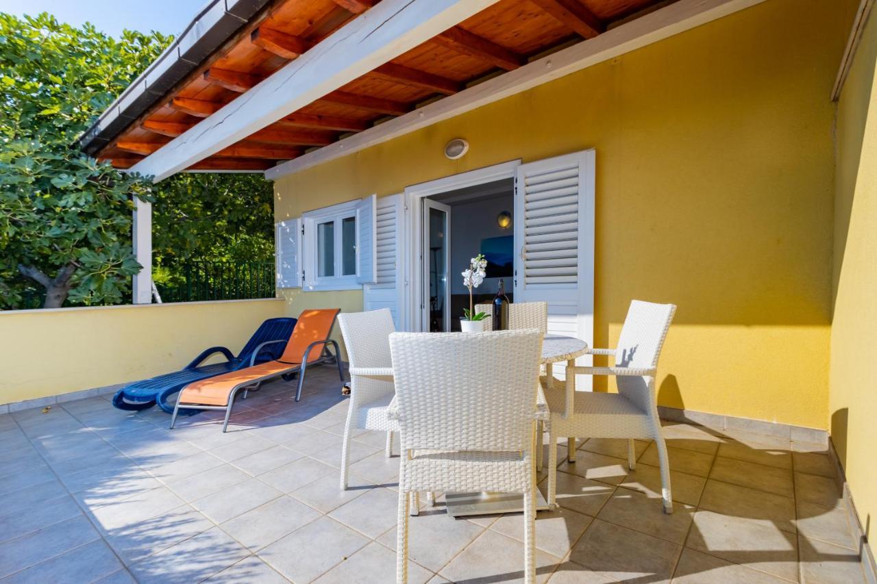 Apartments Villa Mandolina Marusici  Luaran gambar